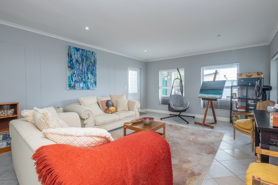 5 Bedroom Property for Sale in Murdock Valley Western Cape